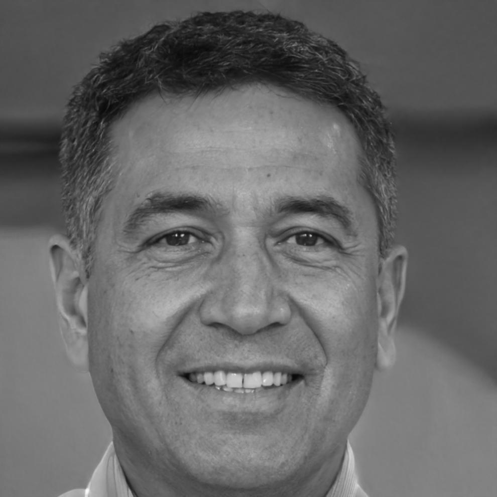 Financial educator teaching practical budgeting for families